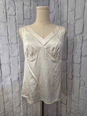 Vintage I.E. Ivory Satin Silk Blend V Neck Sleeveless Side Zip Dressy Blouse